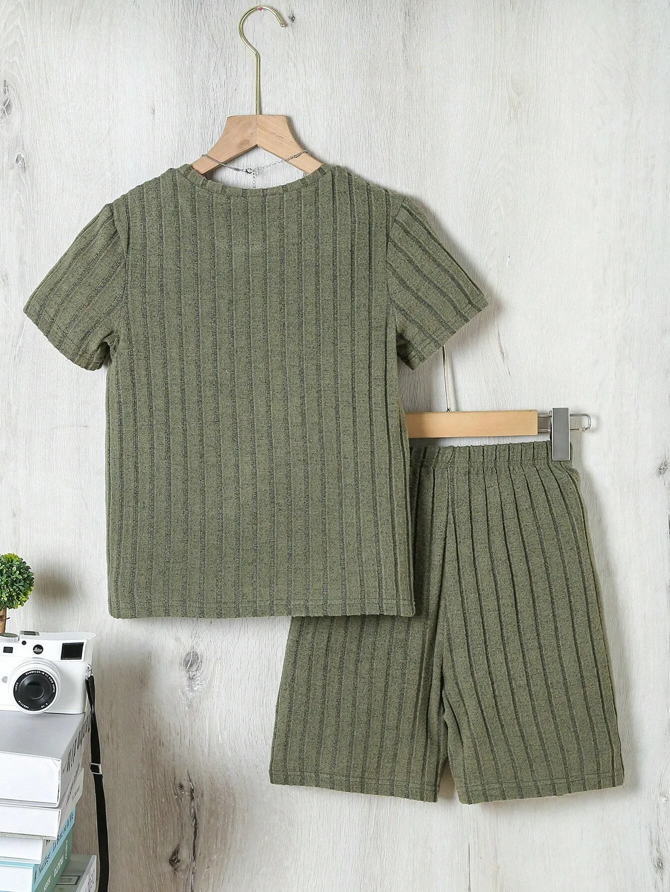 14714 2a-02-06 Shorts   camiseta Niño