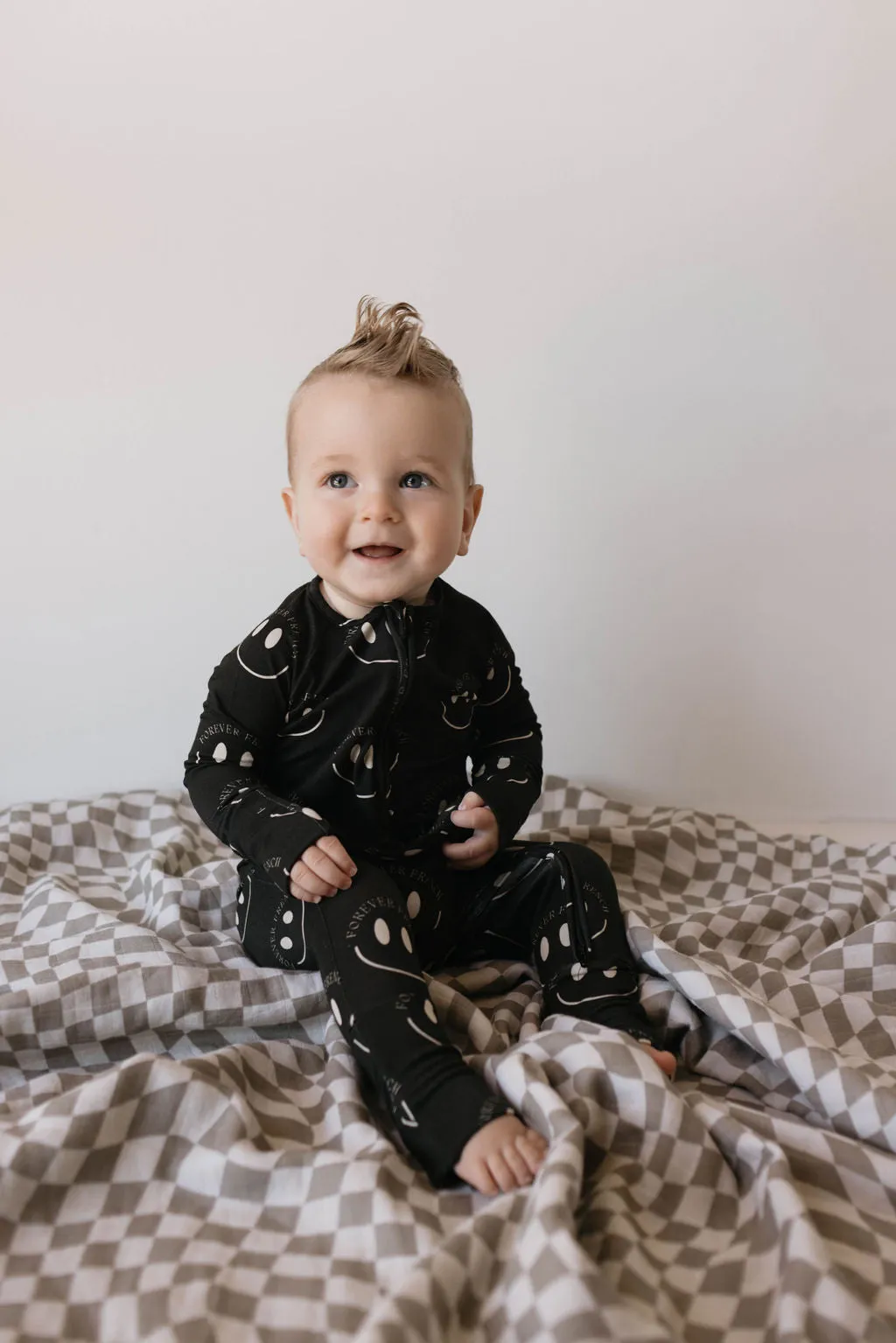 Charcoal & White ff Smile | Bamboo Zip Pajamas