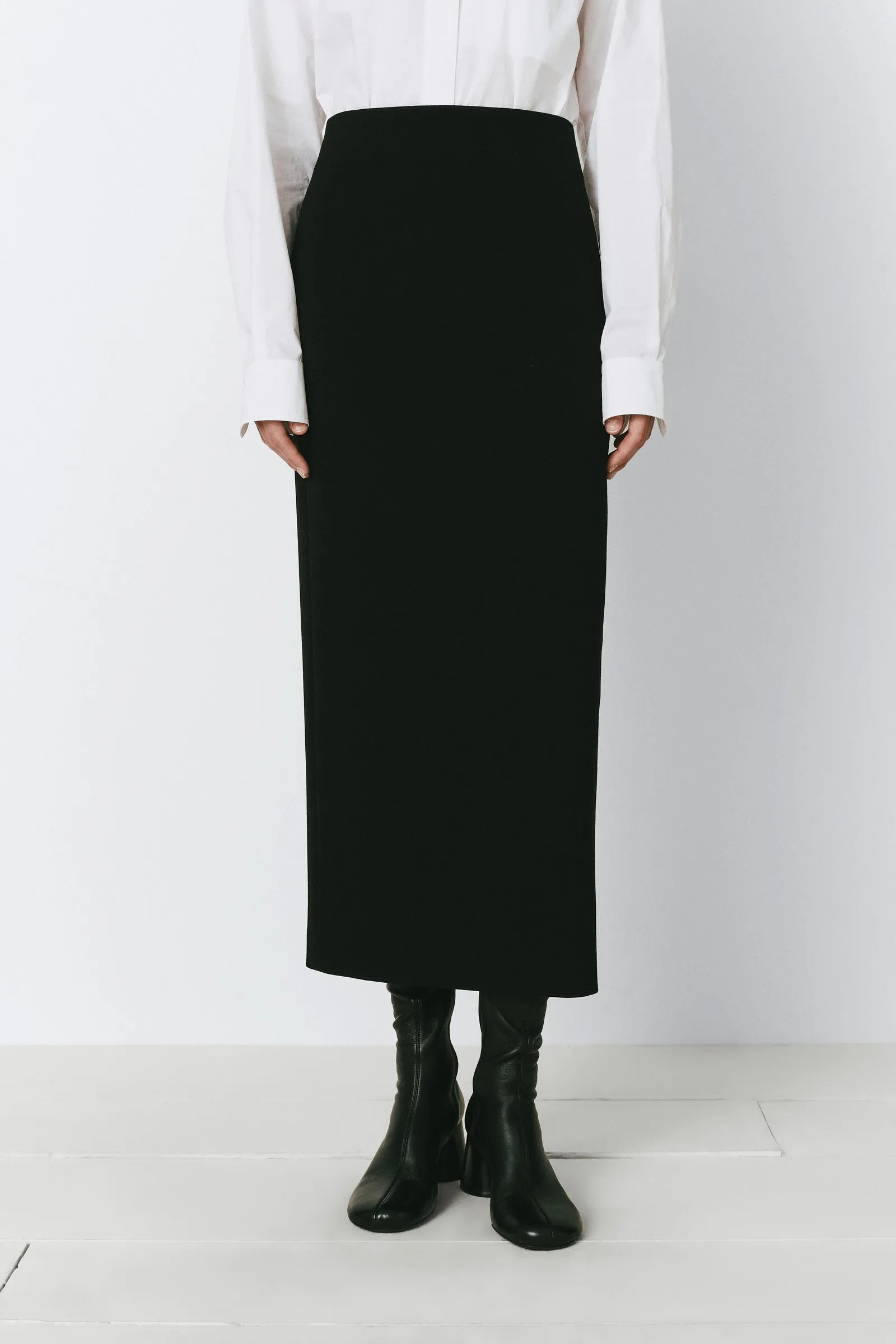 Raoulet Back Zip-Up Pencil Skirt