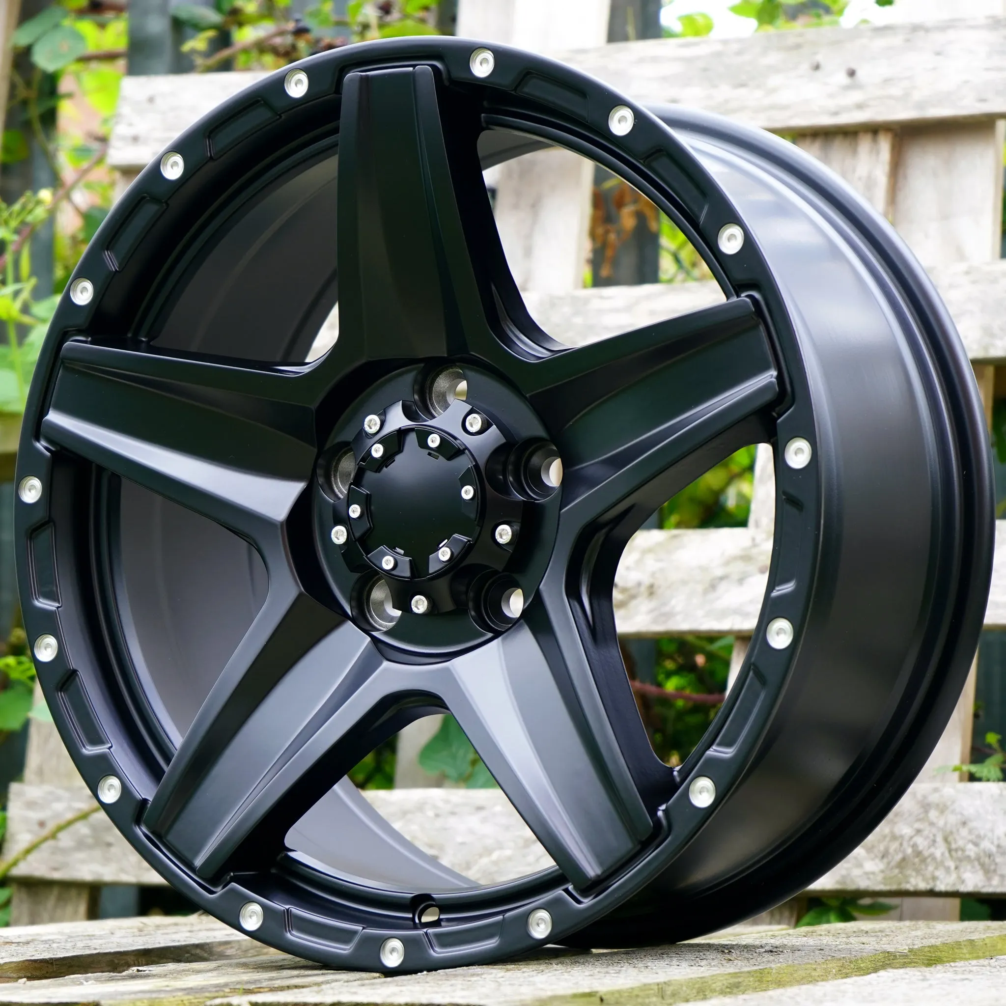 Tomahawk Apache 17" Wheel Package for Volkswagen Crafter (2017 )