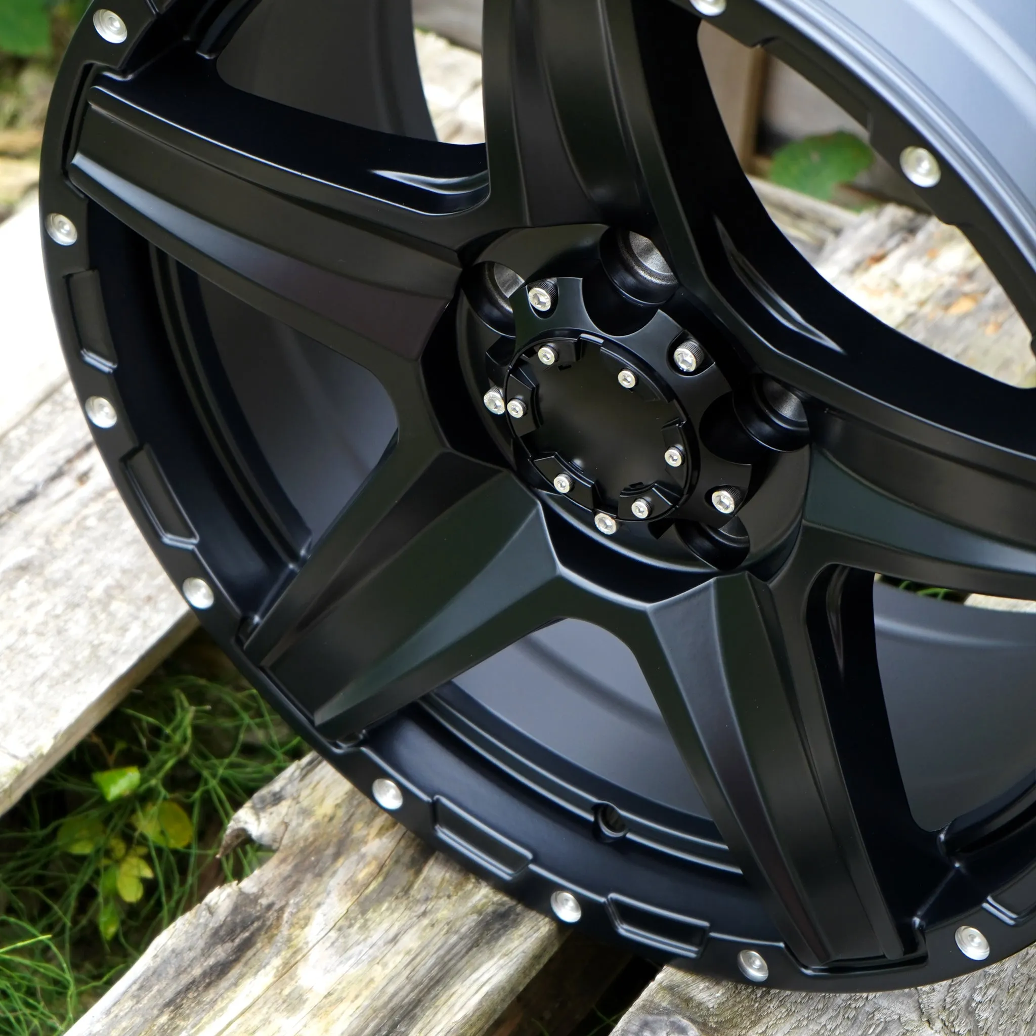 Tomahawk Apache 17" Wheel Package for Volkswagen Crafter (2017 )