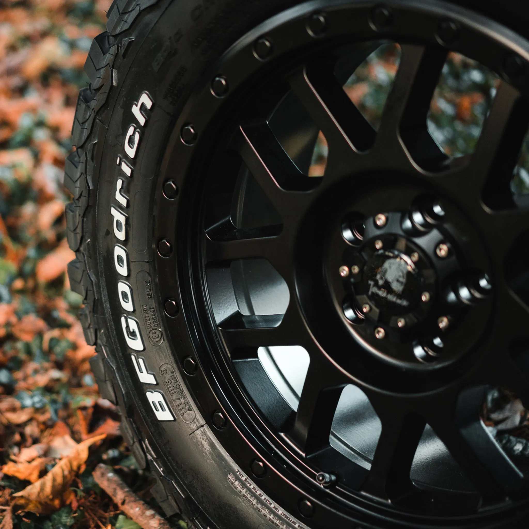 Tomahawk Kato 17" Wheel Package for Volkswagen Transporter T6 (2015 )